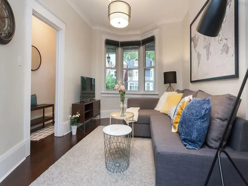 Applewood Suites - 4 Bdrm Danforth House Toronto 4*,
